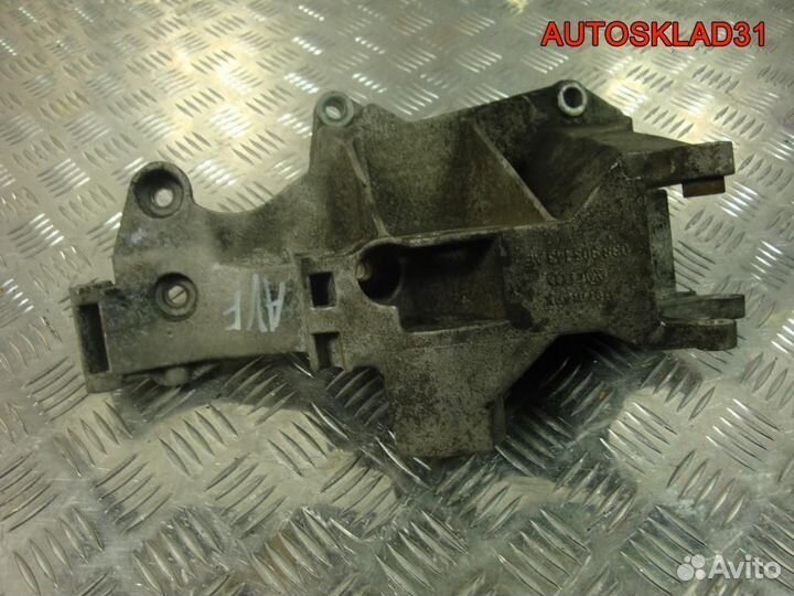 Кронштейн генератора VW Passat B5+ 038903143AE