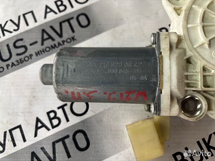 Моторчик стеклоподъемника задний правый Mercedes