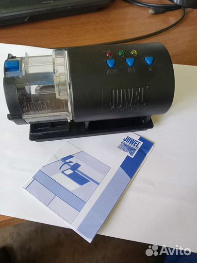 Автоматическая кормушка для рыб juwel