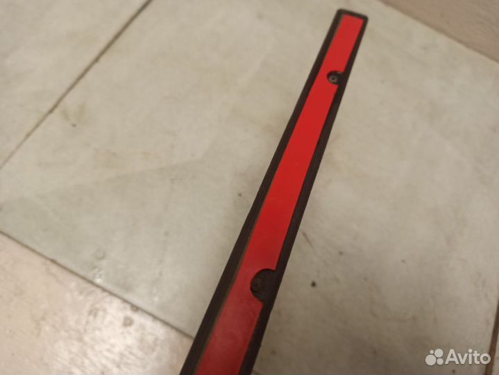 Молдинг двери задней левой