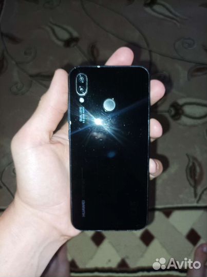 Телефон Huawei p20 lite