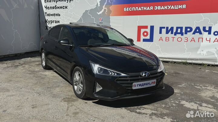 Уплотнитель стекла заднего правого Hyundai Elantra (AD) 83241-F2000