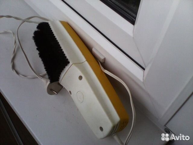 Электрическая щетка-пылесос