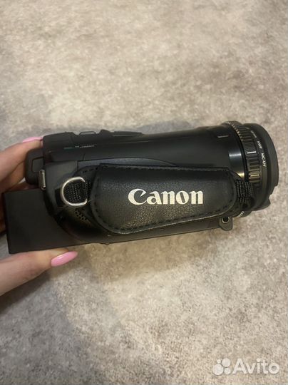 Професииональная видеокамера Canon Legria HF G10