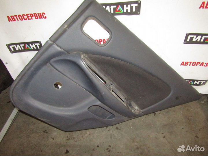 Обшивка двери задней правой Almera N16 2000-2006