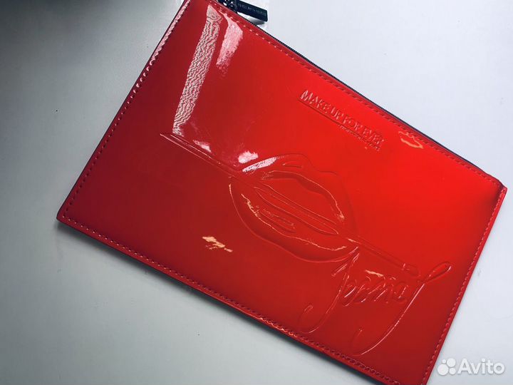 Лаковая косметичка Make Up Forever