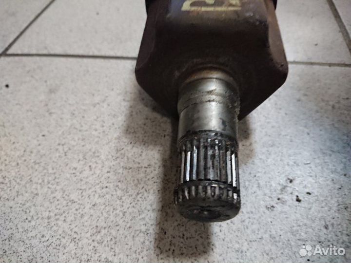 Привод передний левый Volkswagen Passat B6 BZB