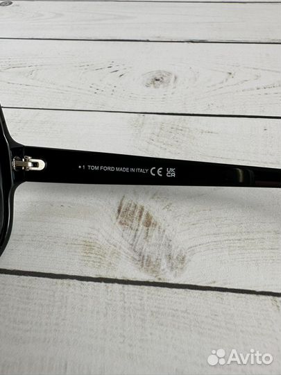 Солнцезащитные очки Tom Ford