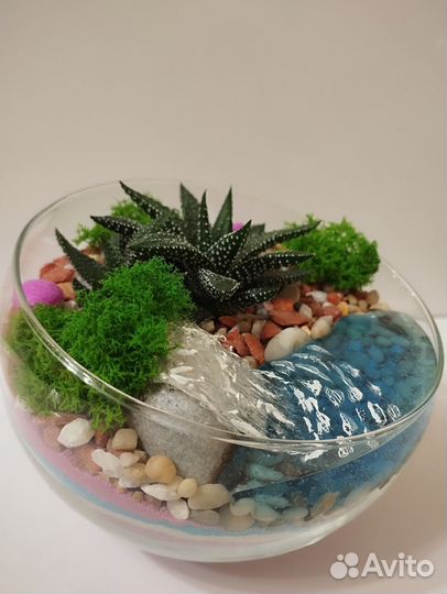 Флорариум с водопадом и водоемом