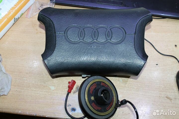 Подушка безопасности в рулевое колесо Audi