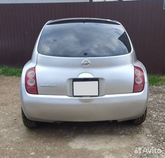 Nissan March 1.2 AT, 2003, битый, 650 000 км
