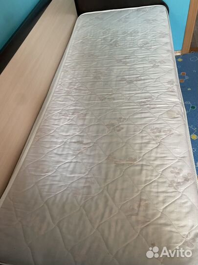 Кровать односпальная с матрасом бу