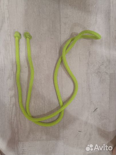 Гимнастическая скакалка