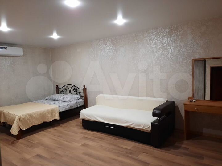 Комната 42 м² в 2-к., 2/2 эт.