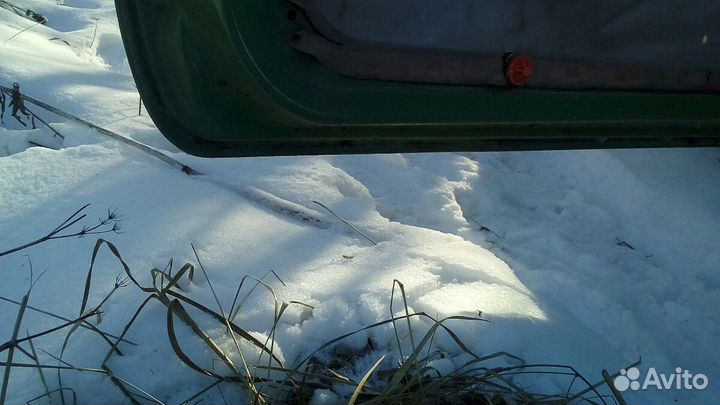 Дверь левая Фольксваген Гольф 3