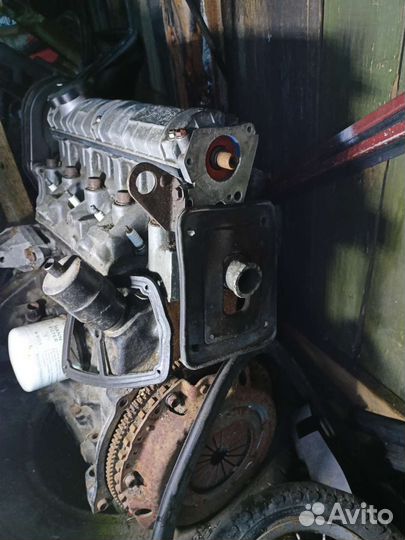 Двигатель на Вольво 440