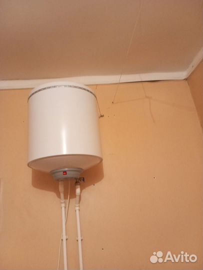 Водонагреватель и ванна