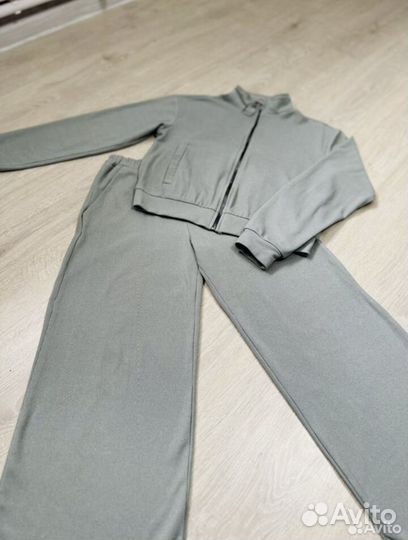 Спортивный костюм для девочки 40