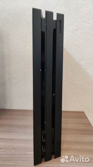 Sony PlayStation 4 Pro 1TB + 6 дисков