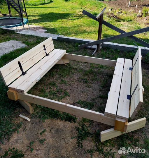 Детская деревянная песочница