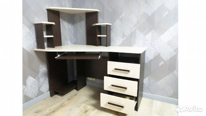 Компьютерный стол Каспер