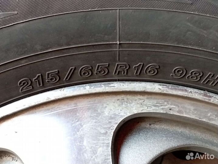 Nokian Tyres i3 215/65 R16