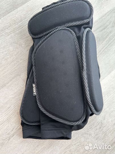 Защитные шорты для сноуборда