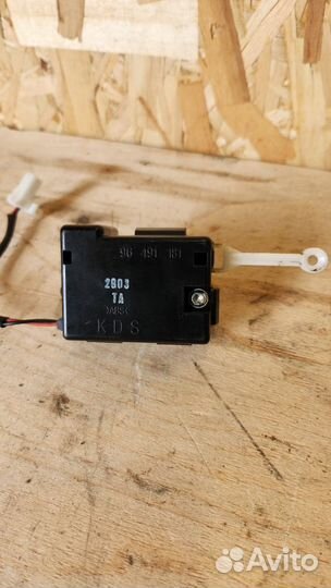 Активатор замка двери багажника Captiva, Antara