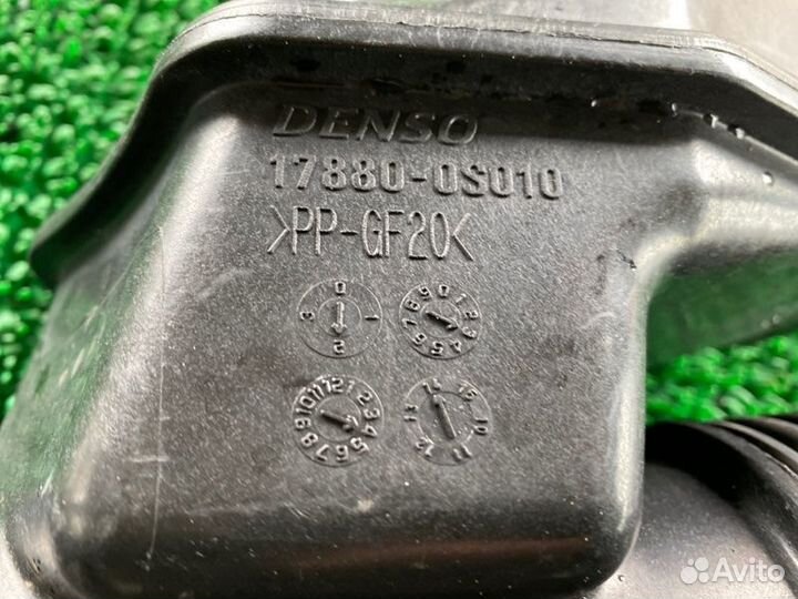 Патрубок воздушного фильтра Toyota Tundra