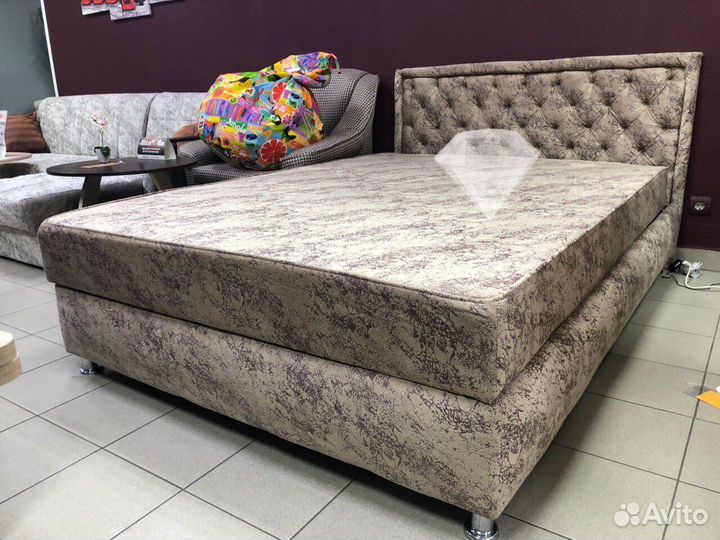 Тахта с мягким изголовьем «каретная стяжка»