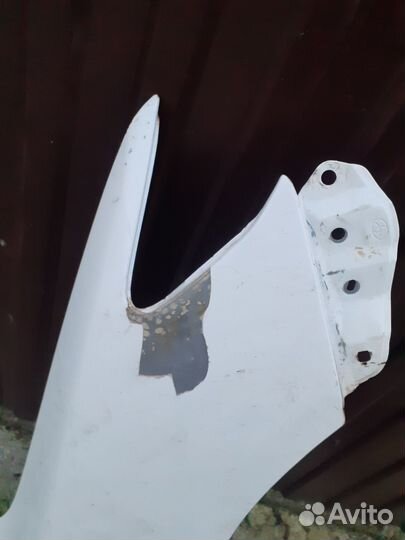 Крыло R Тайота каролла