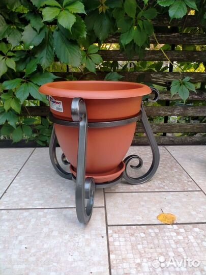 Опора-Подставка для цветов с горшком