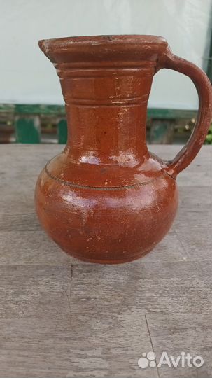 Глиняный кувшин старинный