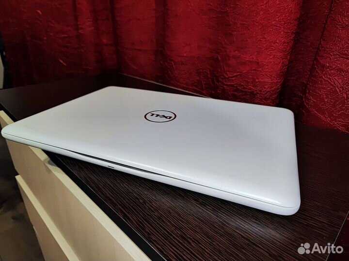 Ноутбук Dell p66f