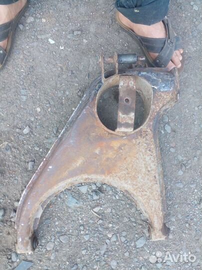 Рычаг на прицеп кмз правую сторону