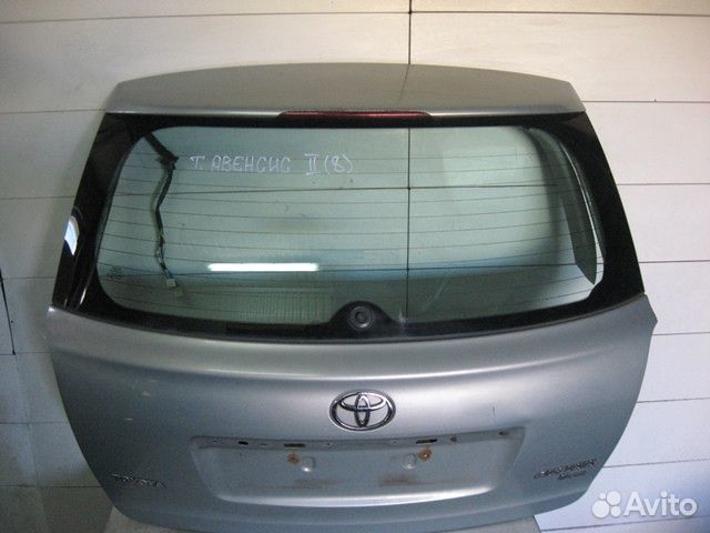 Дверь багажника со стеклом Тойота Авенсис 2