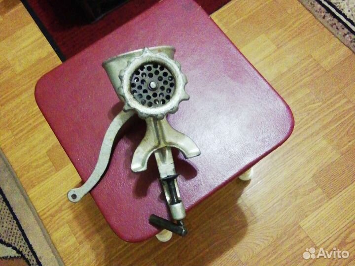 Мясорубка ручная чугунная