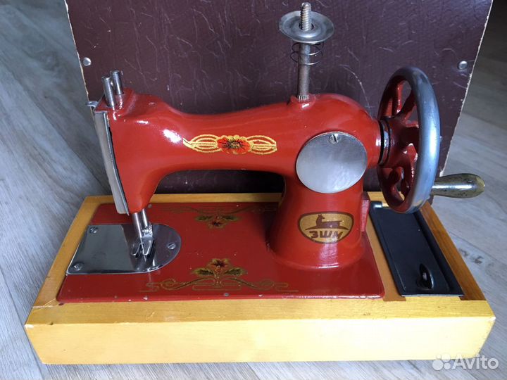 Детская швейная машинка зшм