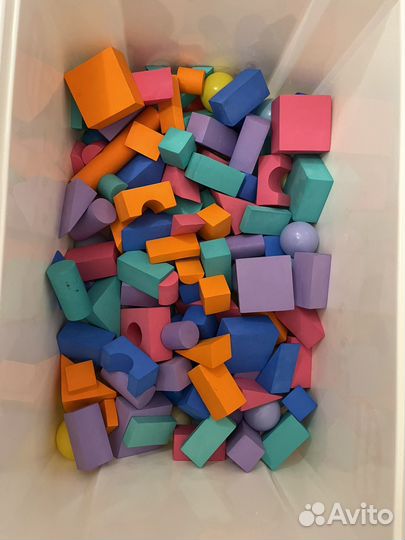 Ящик с игрушками для малышей