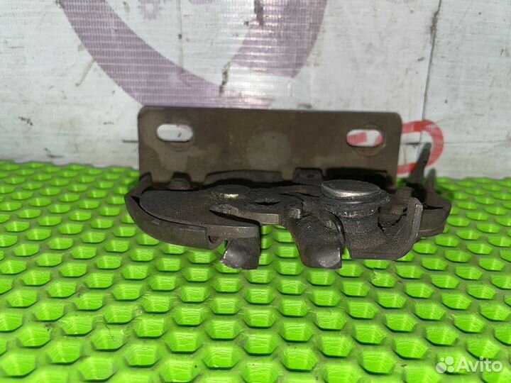 Замок капота с тросиком Chevrolet Suburban GMT400