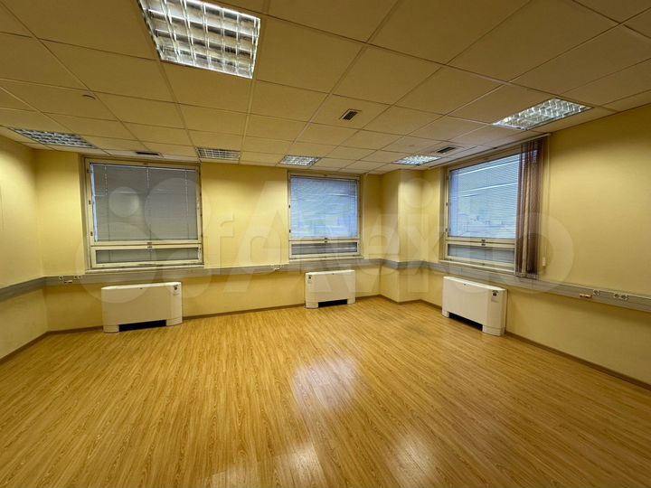 Сдам офисное помещение, 272 м²