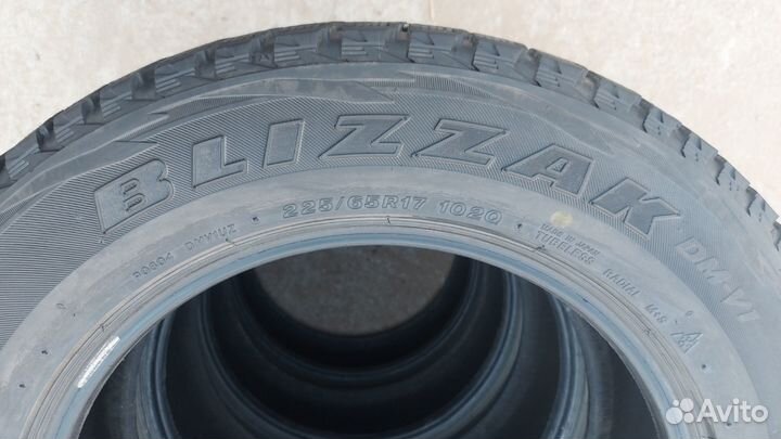 Bridgestone Blizzak DM-V1 225/65 R17