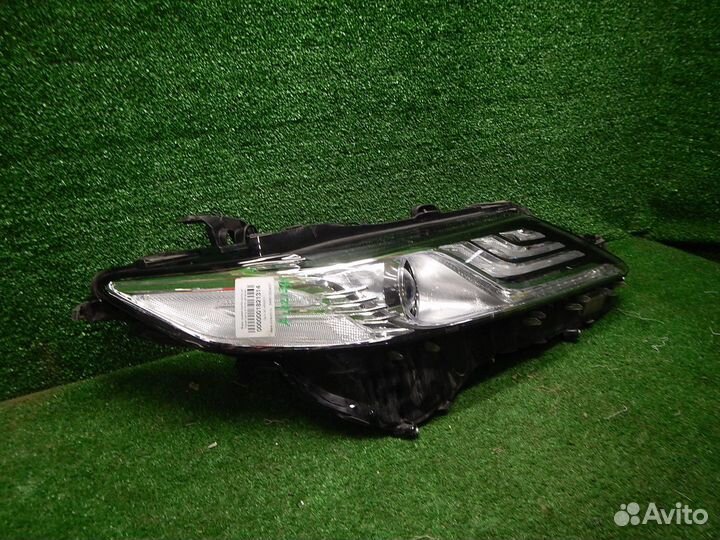 Фара правая Toyota Camry