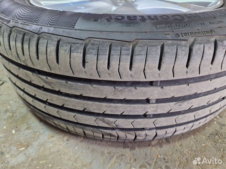 Continental ContiPremiumContact 5 215/55 R17