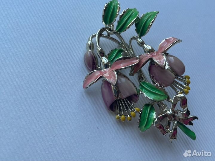 Букет фуксия Exquisite брошь винтаж Англия