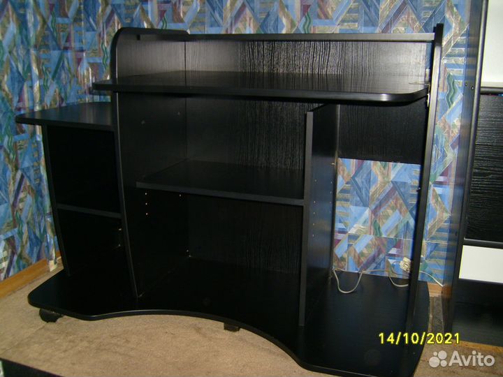 Компьютерный стол чёрный, универсальный, б/у