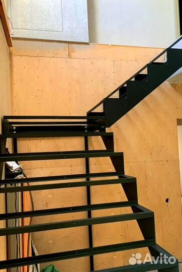 Металлокаркас для лестницы 