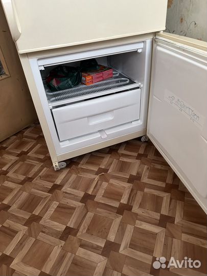 Холодильник snaige