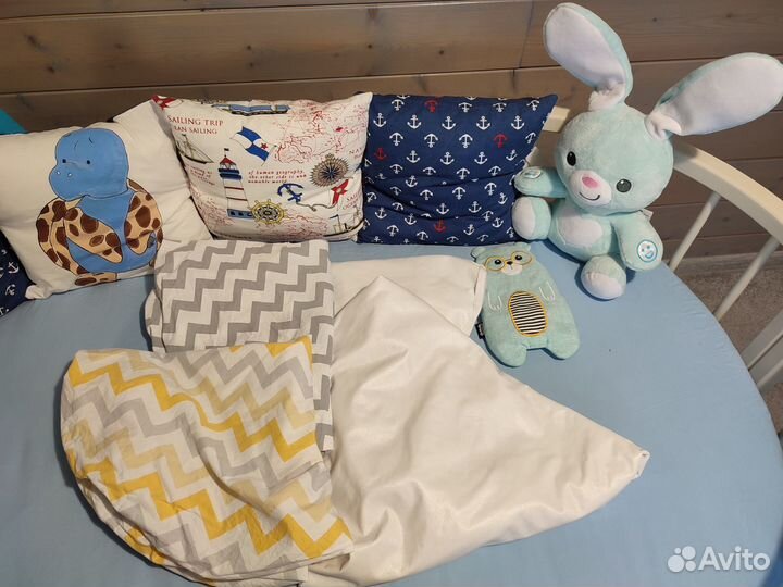 Матрас детский круглый и наматрасники