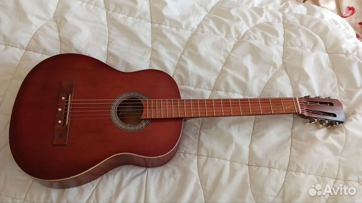 Акустическая гитара